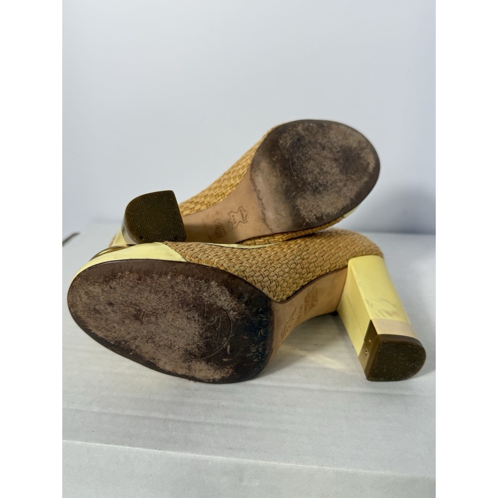 Tory Burch Rafia Pumps Yellow Patent Cap Toe Logo‎ Medallion Block Heel - Picture 8 of 9